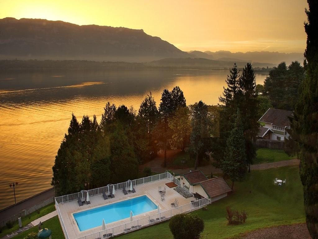 Hotel Ombremont Jean-Pierre Jacob Ле-Бурже-дю-Лак Экстерьер фото