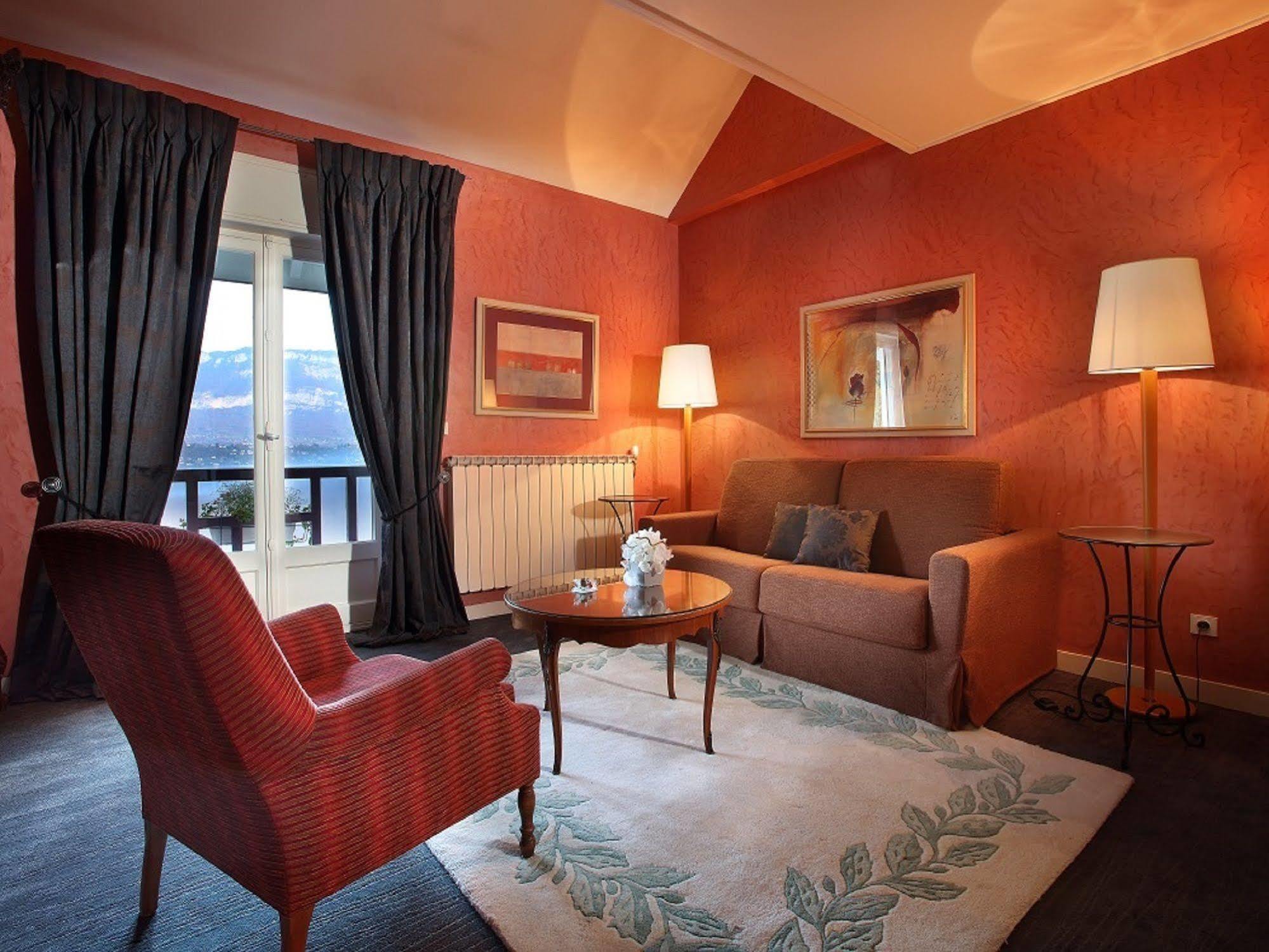 Hotel Ombremont Jean-Pierre Jacob Ле-Бурже-дю-Лак Экстерьер фото