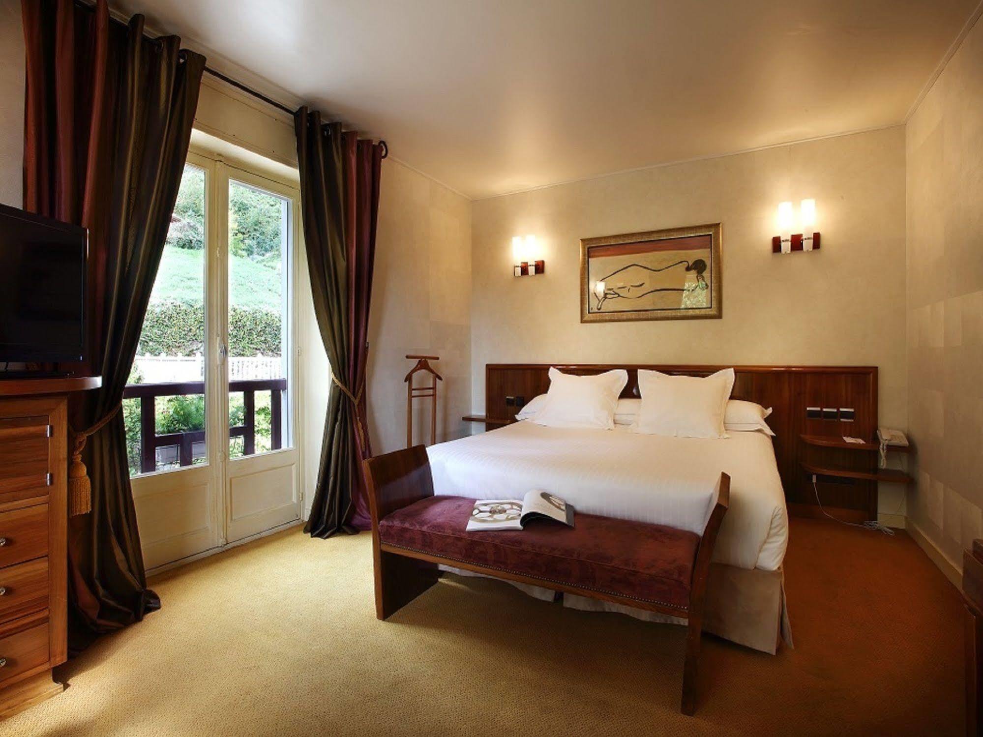 Hotel Ombremont Jean-Pierre Jacob Ле-Бурже-дю-Лак Экстерьер фото