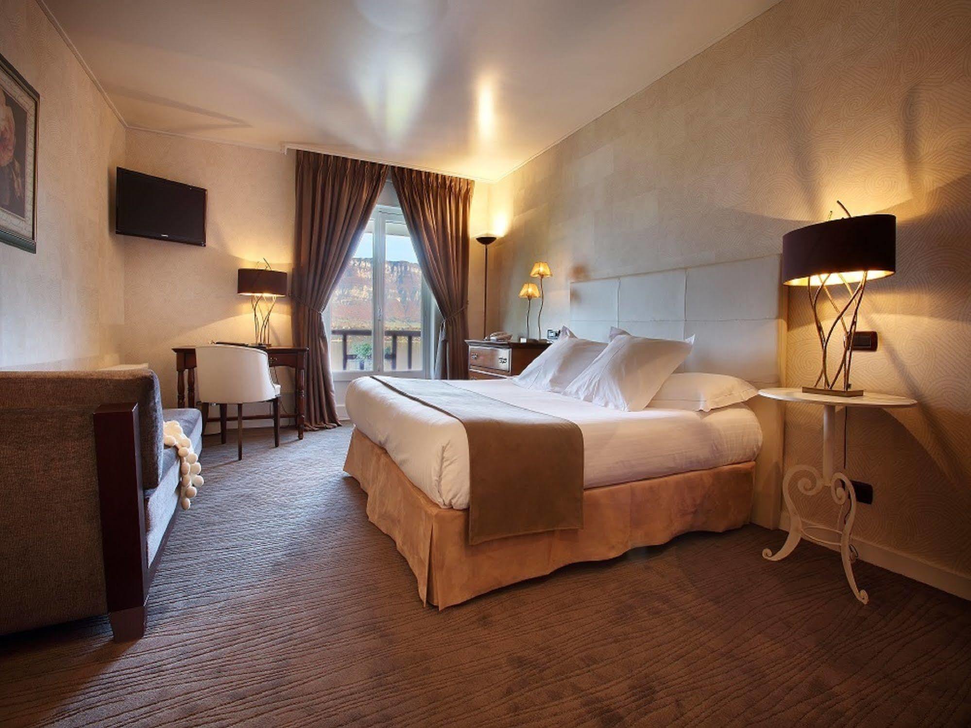Hotel Ombremont Jean-Pierre Jacob Ле-Бурже-дю-Лак Экстерьер фото